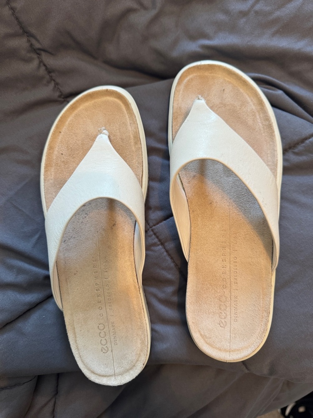Ecco Women's Off-White Leather Thong Sandals